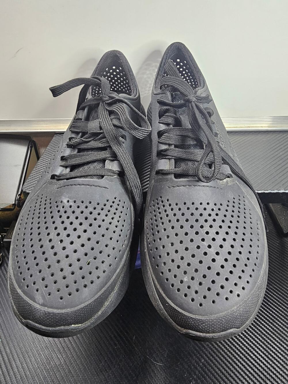 Crocs Shoes Mens Size 12 Black LiteRide Pacer Sneakers Perforated Casual 204967